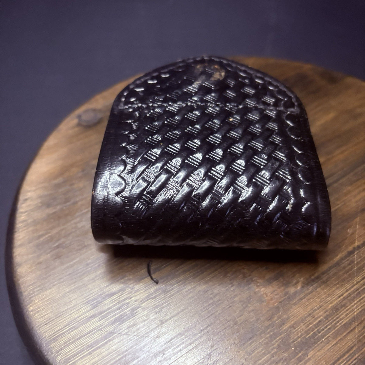 Aker 500 Handcuff Case, Leather Black Basket Weave Round