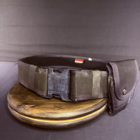 Bianchi Nylon Medium Belt Waist Size 34"- 40" AccuMold Duty Belt w/Handcuff Case1