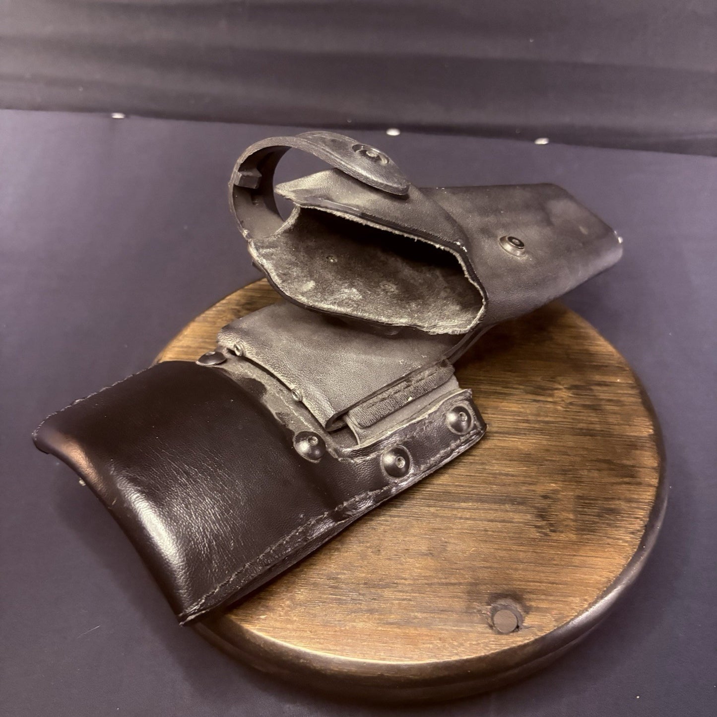 Safariland Low Ride Holster with Leather 325 Adapter w/Locking Retention Strap16