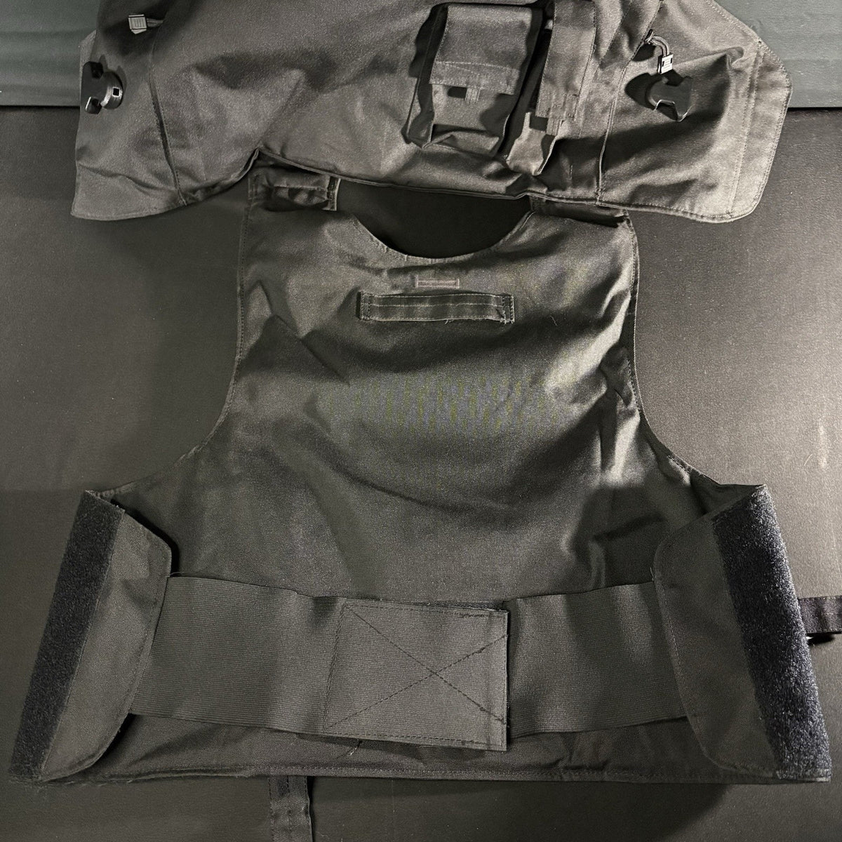 Tactical Body Armor Carrier Vest Size XL Black w/Pouches, Pockets, Waistband