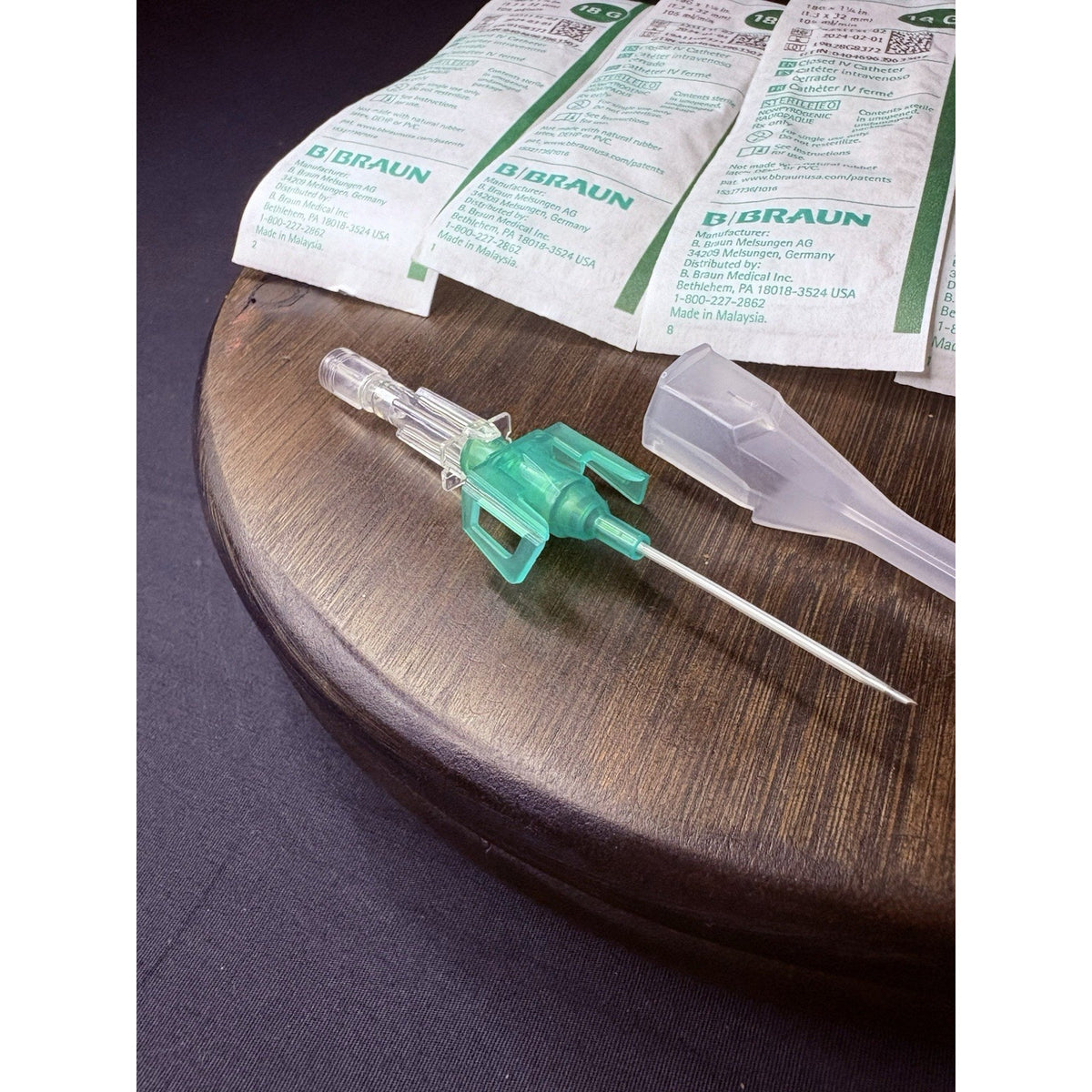 25PC Veterinary Introcan Saftey 3 Closed IV Catheter 18G x 1 1/4