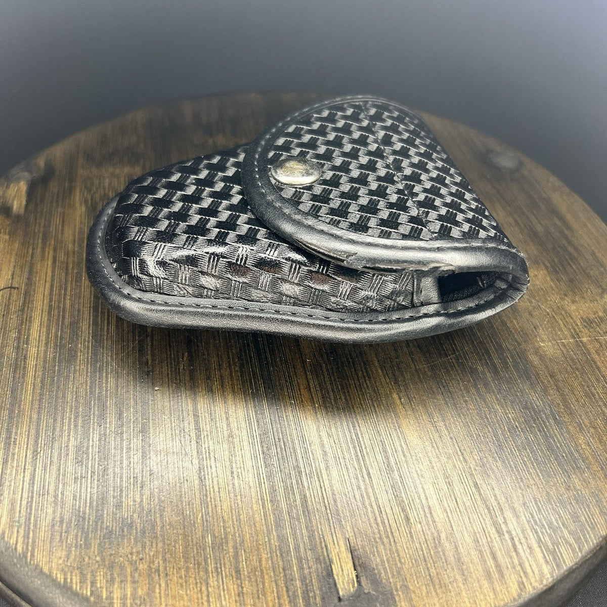 Bianchi Handcuff Case 7900 With Chrome Snap Basketweave AccuMold Size 1