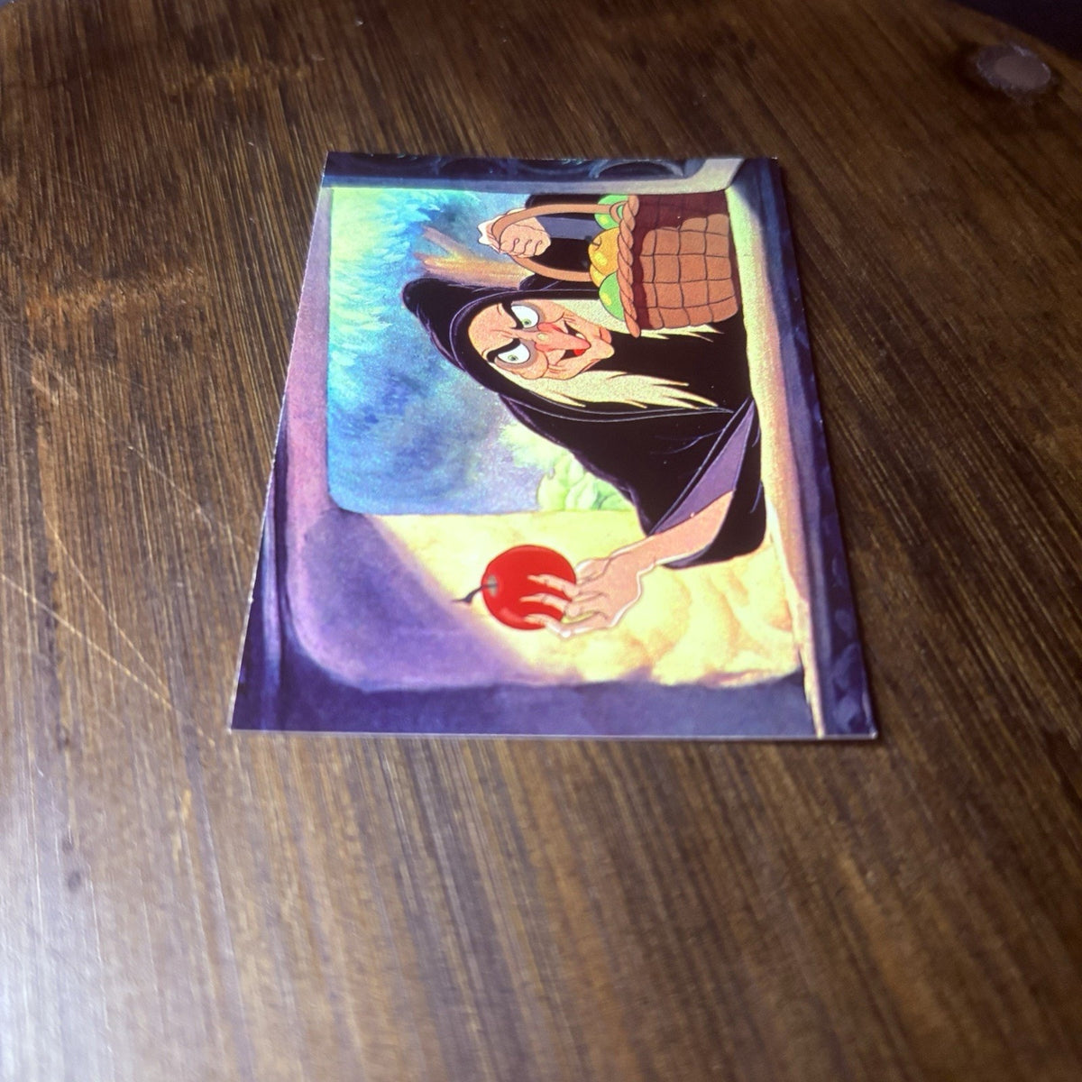 1994 SkyBox Disney Snow White #46 "Have a bite" High Grade Trading Card