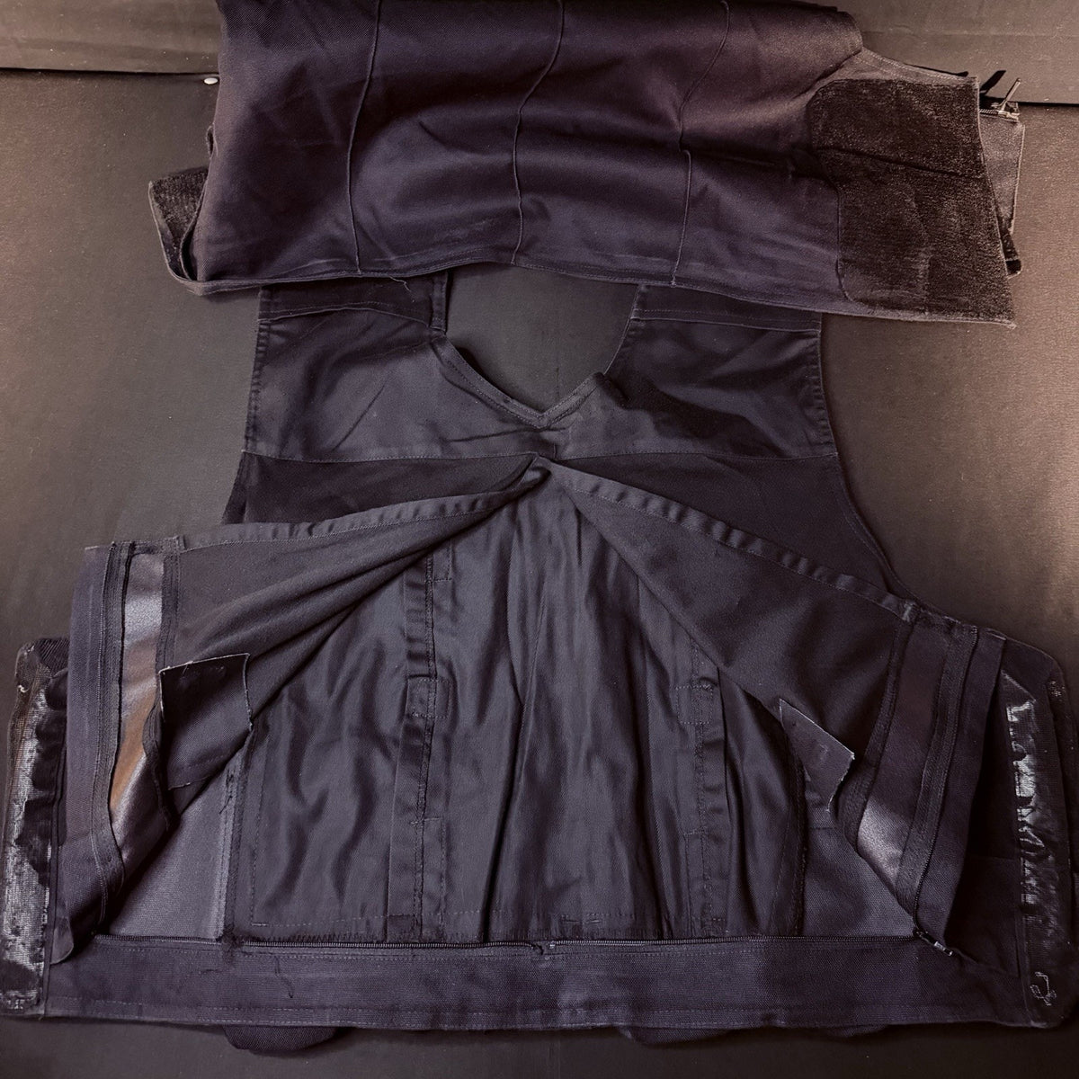 Elbeco Body Shield Carrier Vest Size Large Black w/Magazine & Radio Pouch