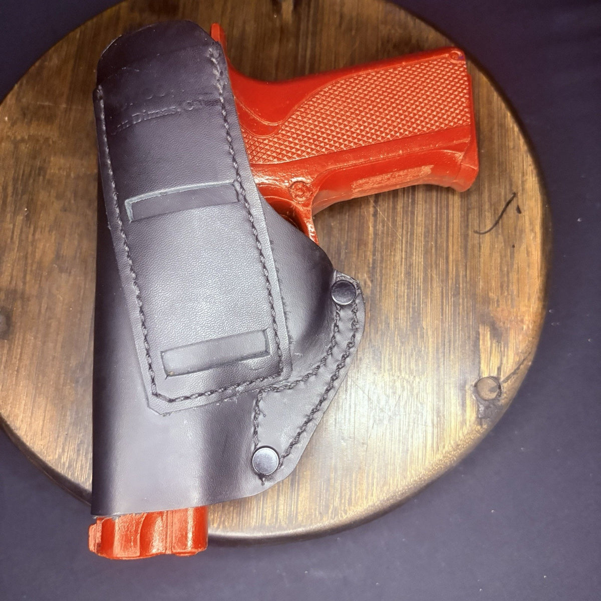 Aetco Pistol Holster Size Universal Leather RH & LH Concealment IWB