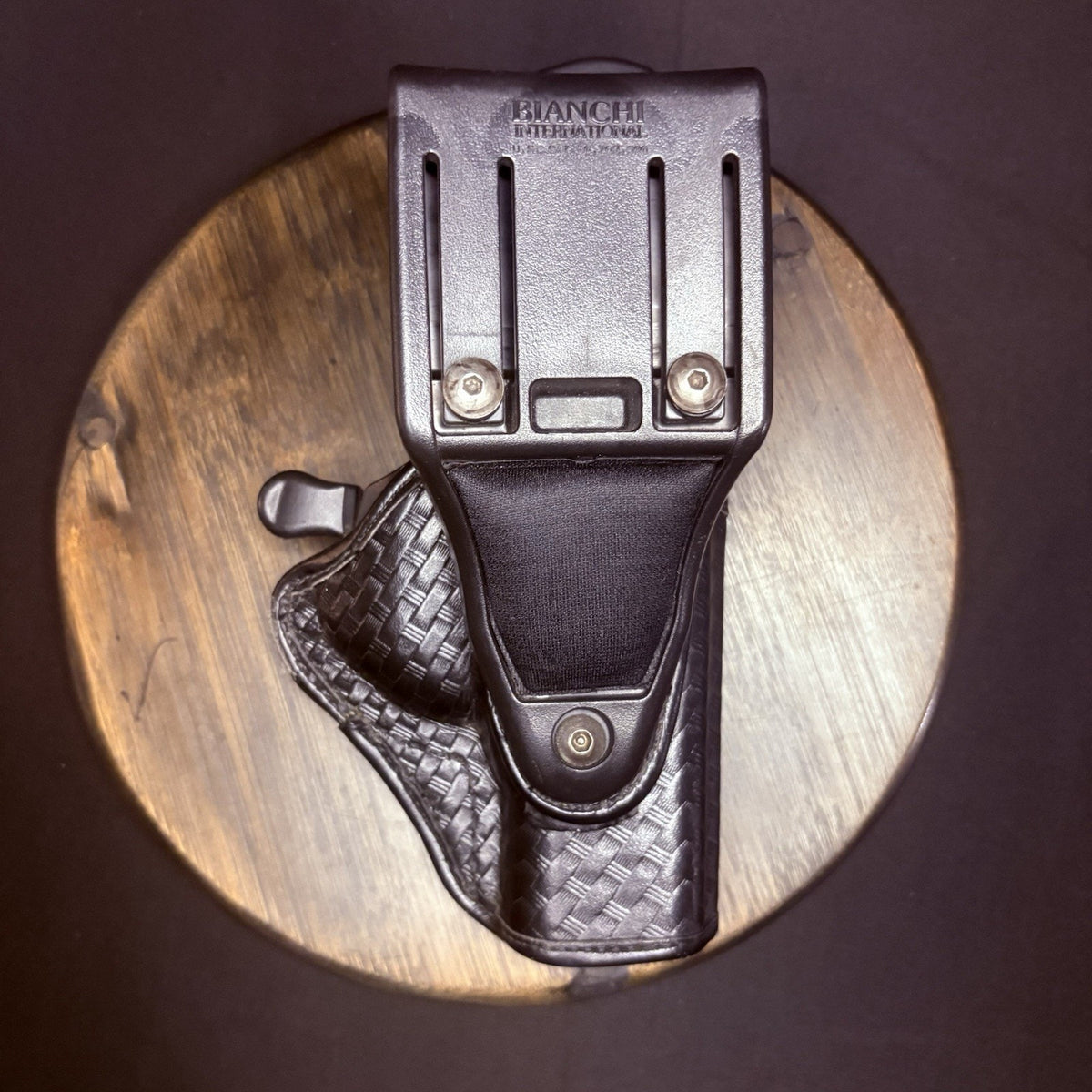 Bianchi GLOCK 17/22 Holster Left Hand Snap And Lock AccuMold Basketweave Leather