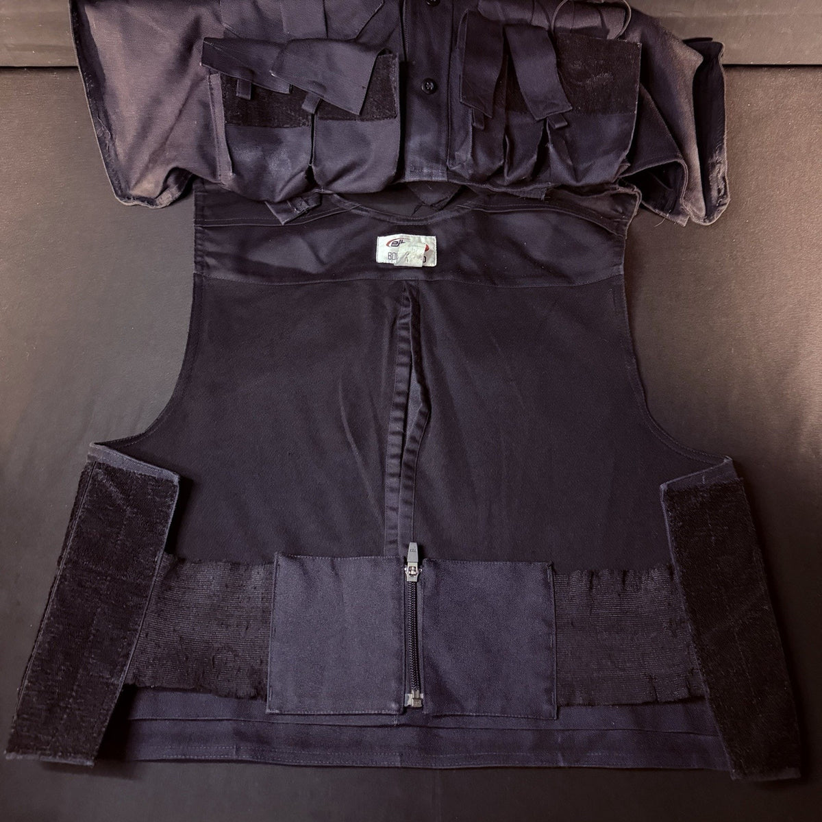 Elbeco Body Shield Carrier Vest Size Large Black w/Magazine & Radio Pouch