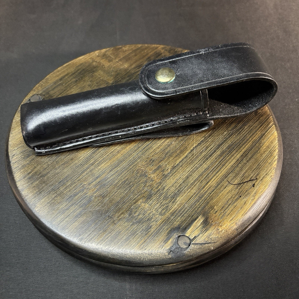 AKER Stinger LED Flashlight Case 8" Duty Holder Plain Black Leather Brass 556