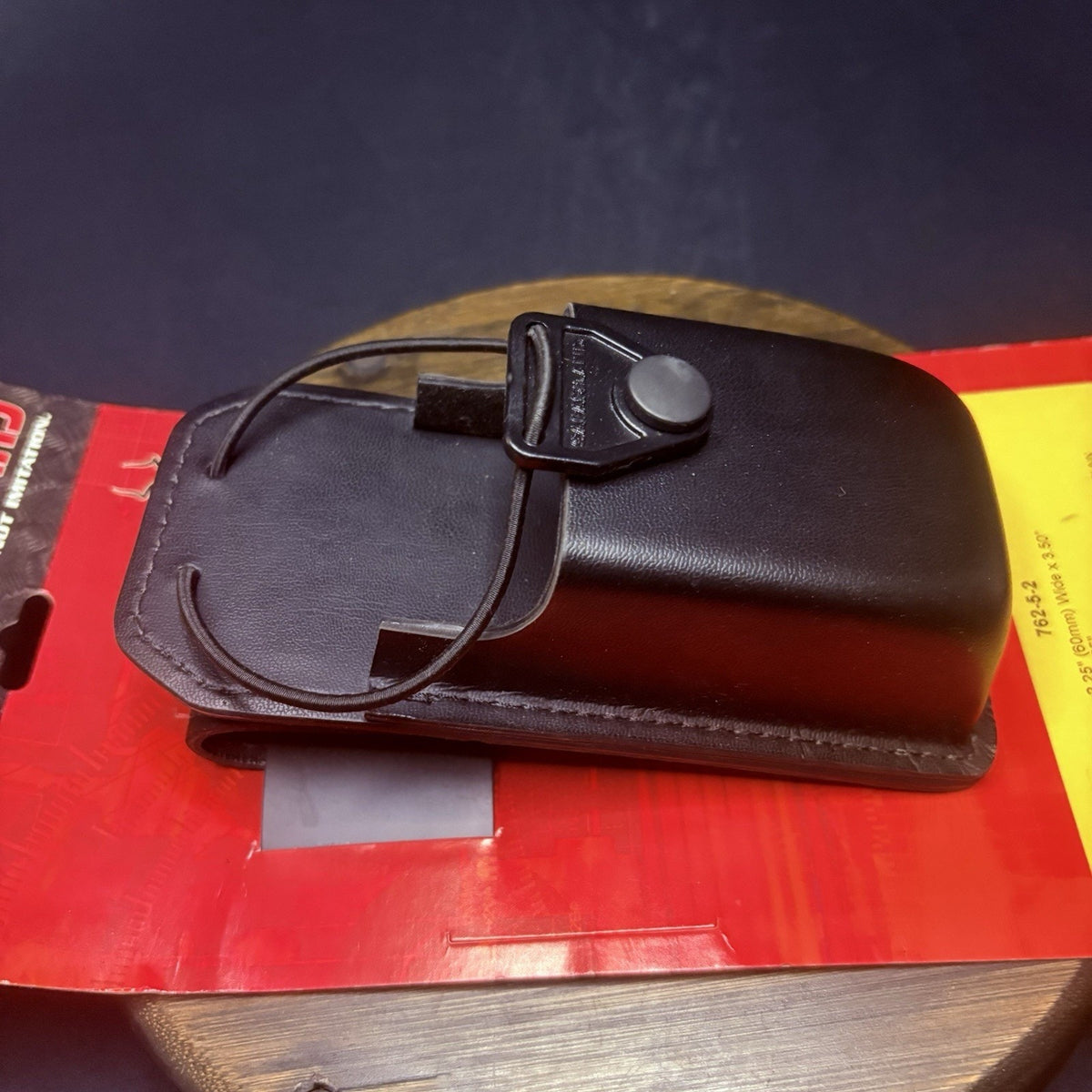 Safariland Swivel Radio Carrier 762-5-2 Plain Black Leather 1.65"x 2.25"x 3.50"