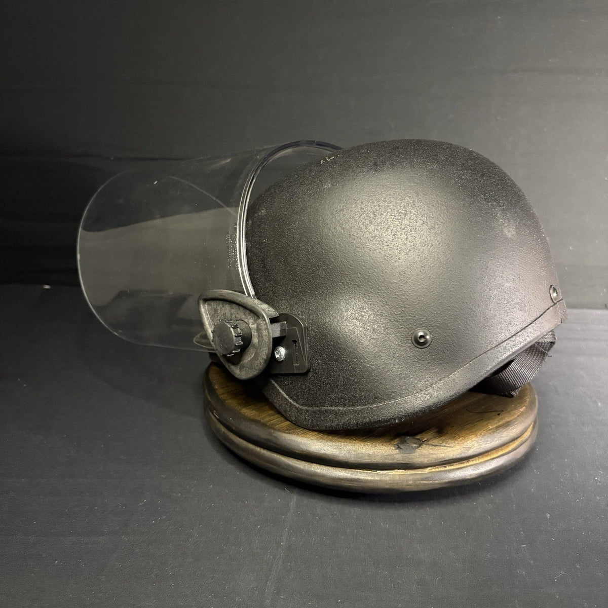 Protech Ballistic 3A(IIIA) Helmet Removable Face Shield Size Medium Bullet Proof