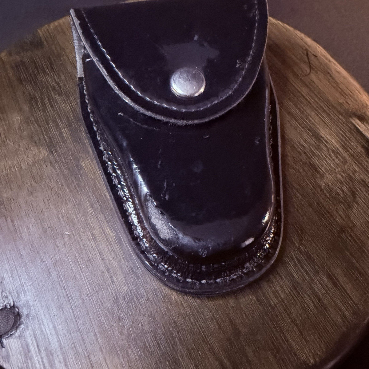 Gould & Goodrich Handuff Case Black High Gloss Leather Nickle Snap H71