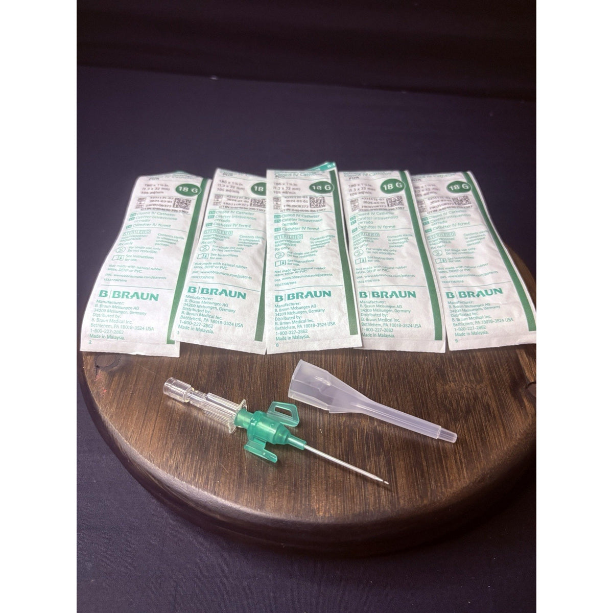 25PC Veterinary Introcan Saftey 3 Closed IV Catheter 18G x 1 1/4