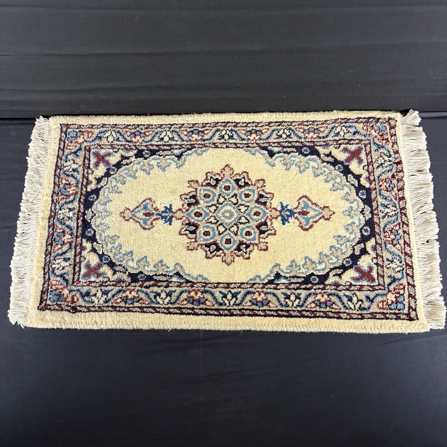 Persian Nain Rug Hand Knotted Blue Medallion 2'x1' or 24"x15" or 40cm X 60cm