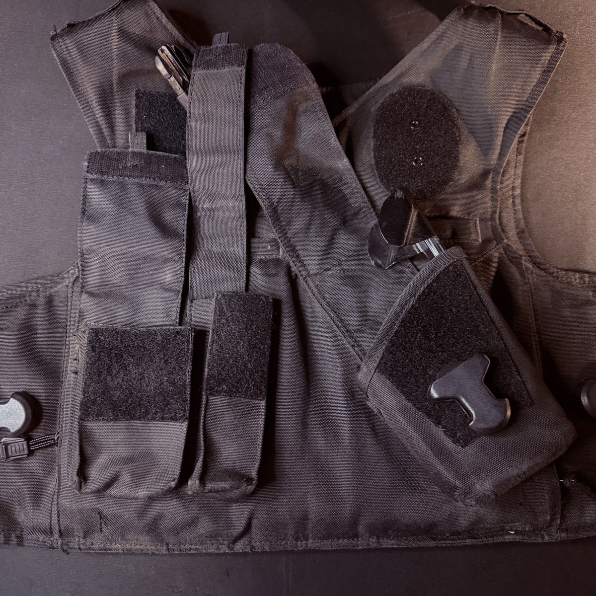Duty Vest Carrier Size Small Black Tactical Plate Carrier w/Holster and Pouches