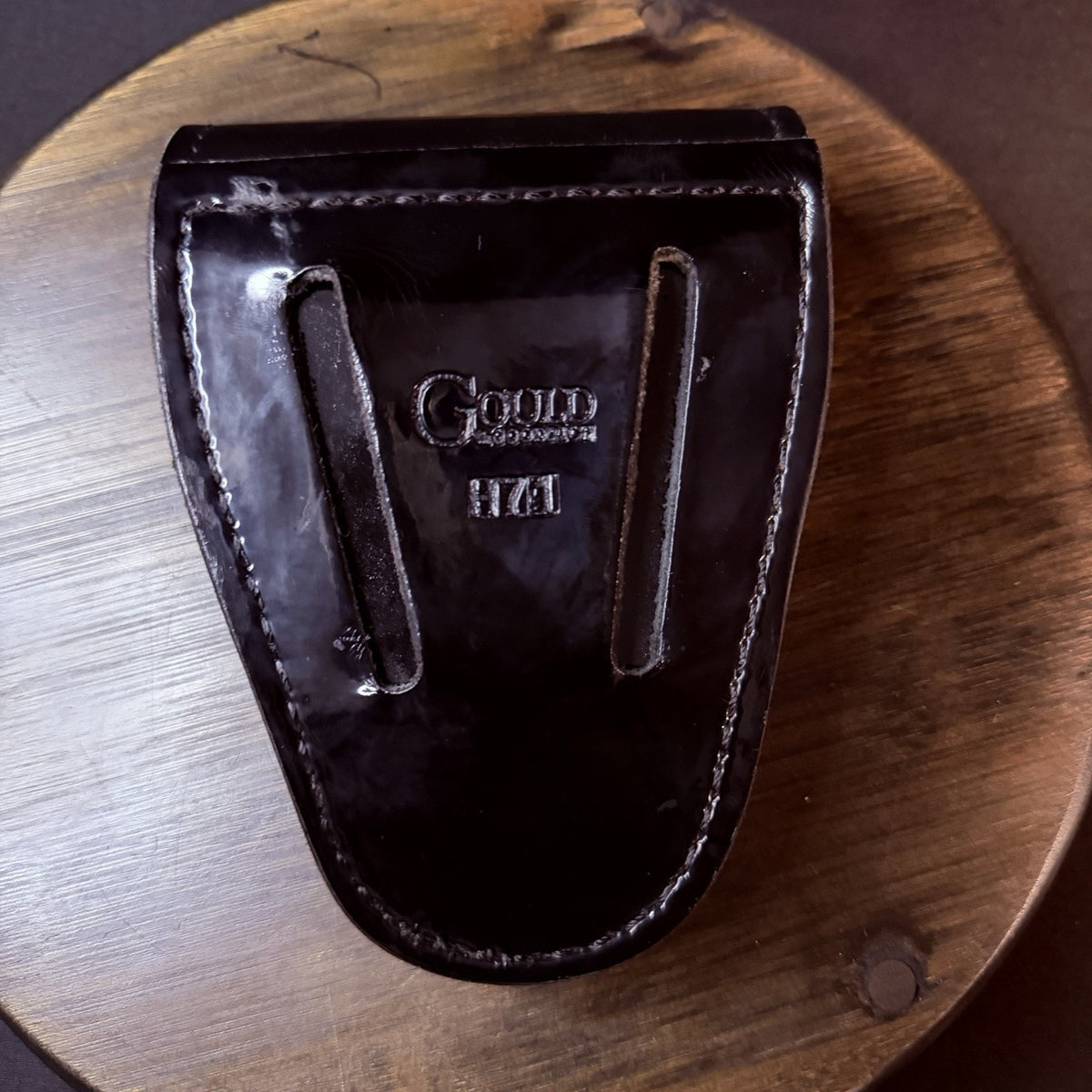 Gould & Goodrich Handuff Case Black High Gloss Leather Nickle Snap H71