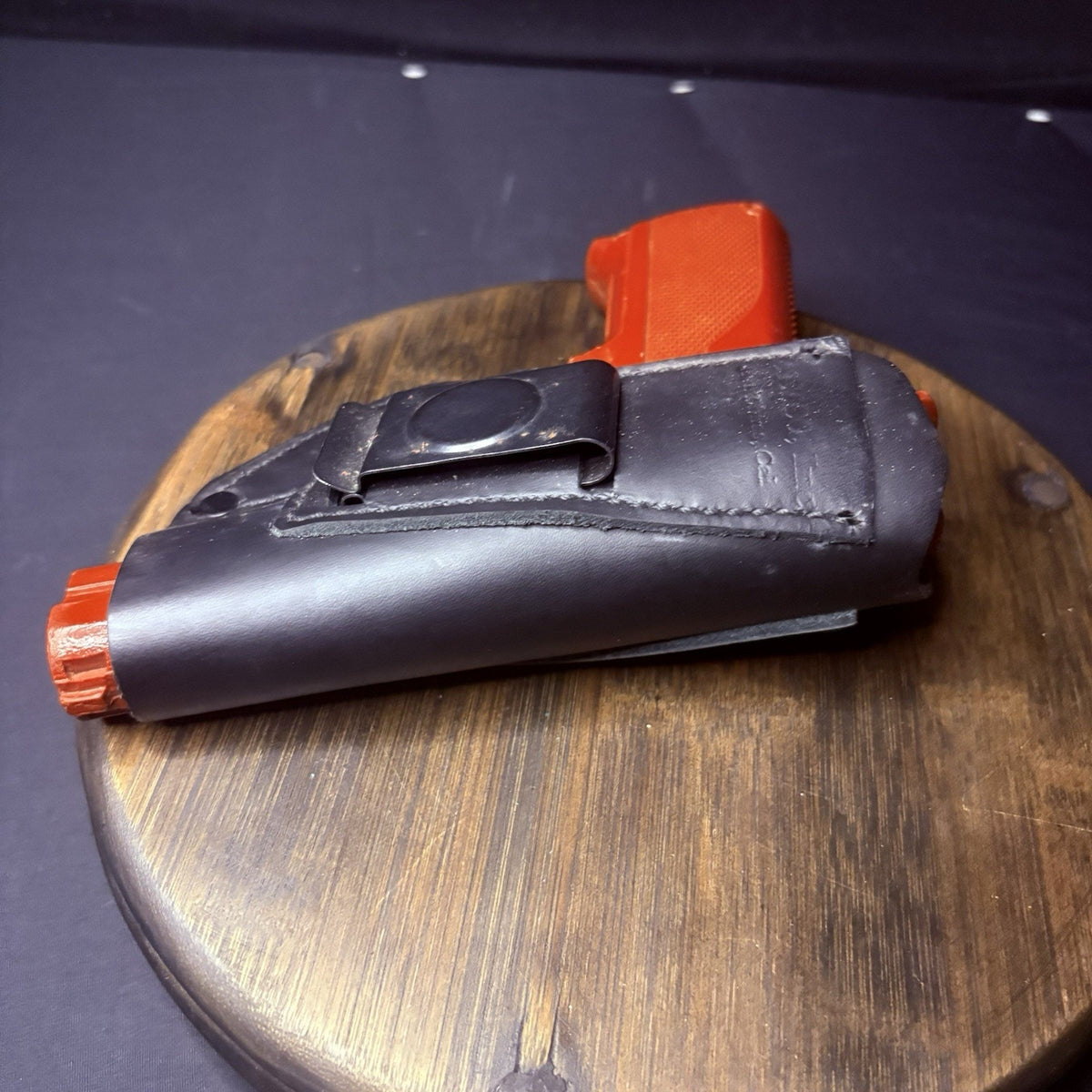 Aetco Pistol Holster Size Universal Leather RH & LH Concealment IWB