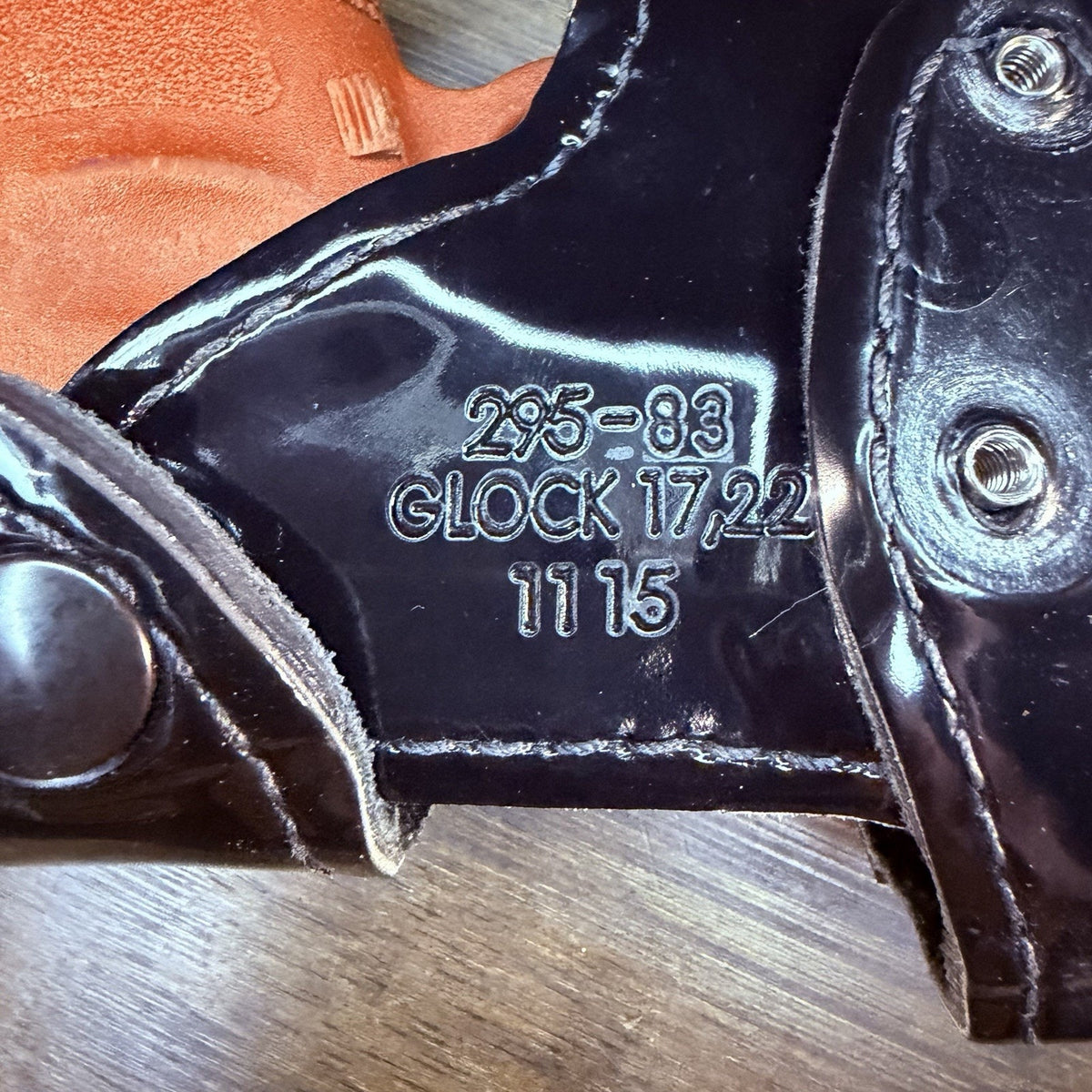 Safariland 295 Duty Holster Size Glock 17/22/31 High Gloss Leather Level II RH
