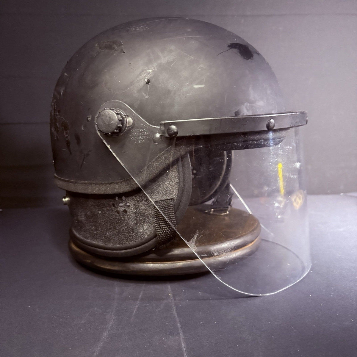 VTG Police Riot Helmet Black (Size Large) MADE IN USA w/ Removable Face Shield