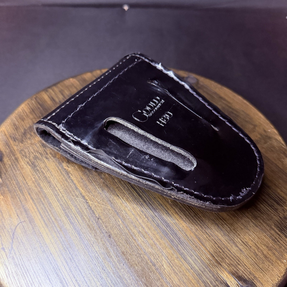 Gould & Goodrich Handuff Case Black High Gloss Leather Nickle Snap H80