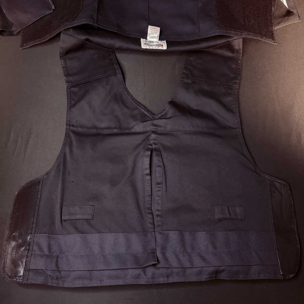 Elbeco Body Shield Carrier Vest Size Medium Black w/Magazine & Radio Pouch