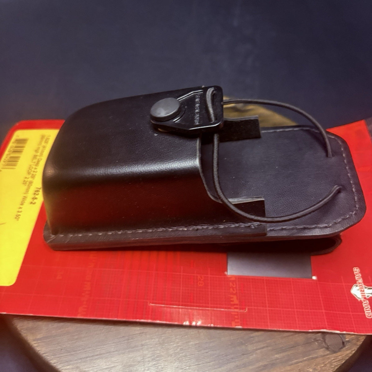 Safariland Swivel Radio Carrier 762-5-2 Plain Black Leather 1.65"x 2.25"x 3.50"
