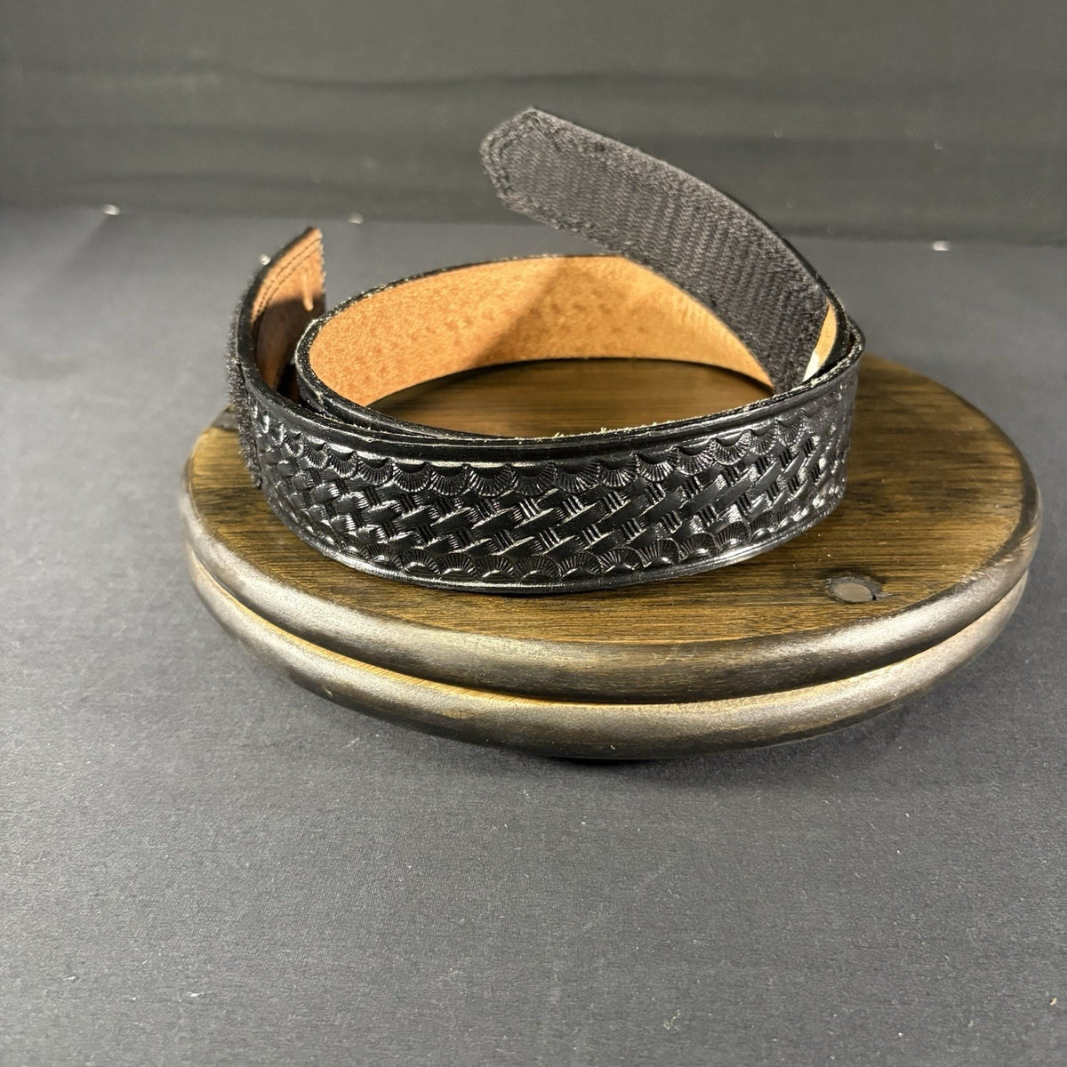 DutyMan Leather Duty Belt ( 1321 ) Size: 32, Black Basket Weave Buckle-less Belt