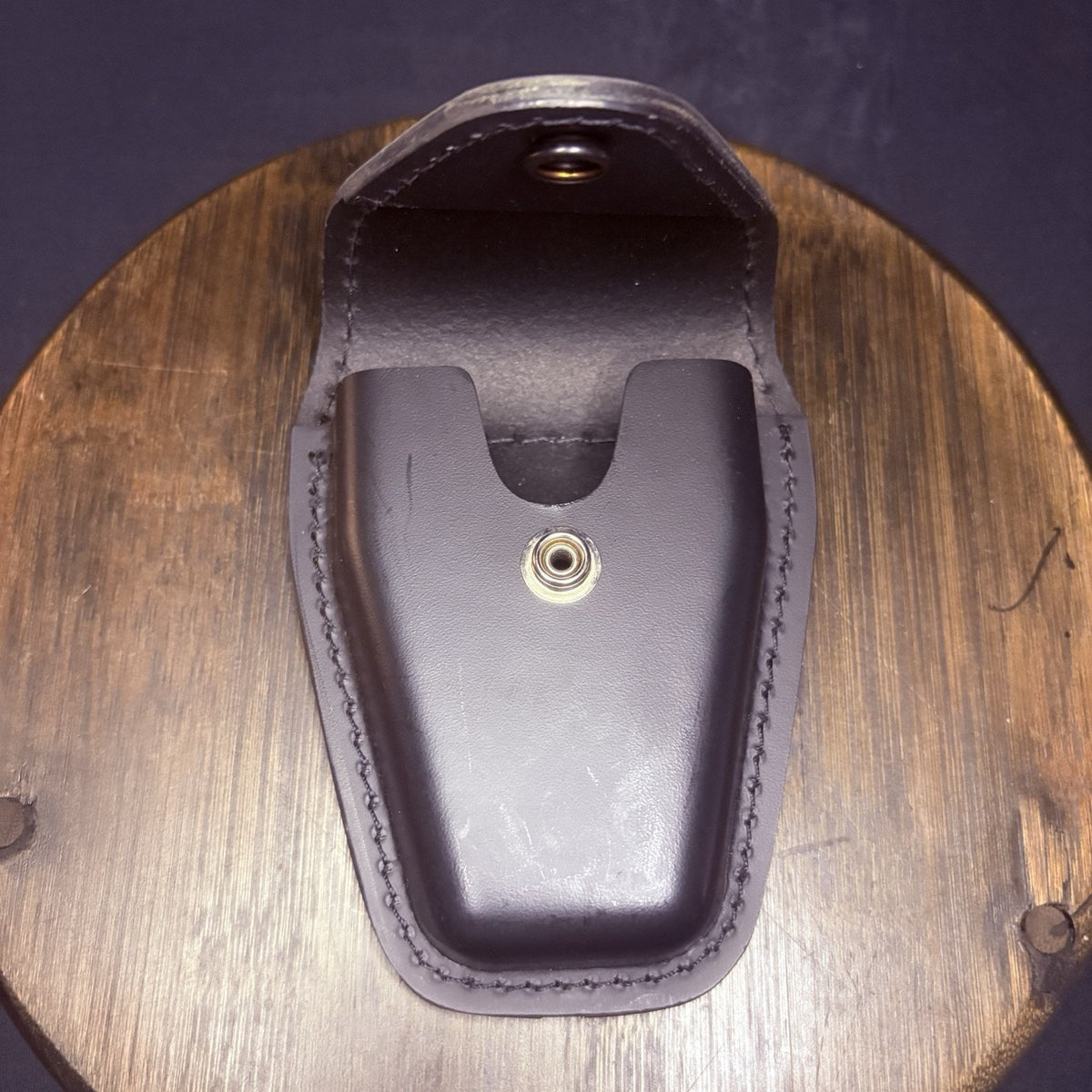 Safariland 190 Handcuff Pouch Plain Black Leather Black Snap Duty Belt Case