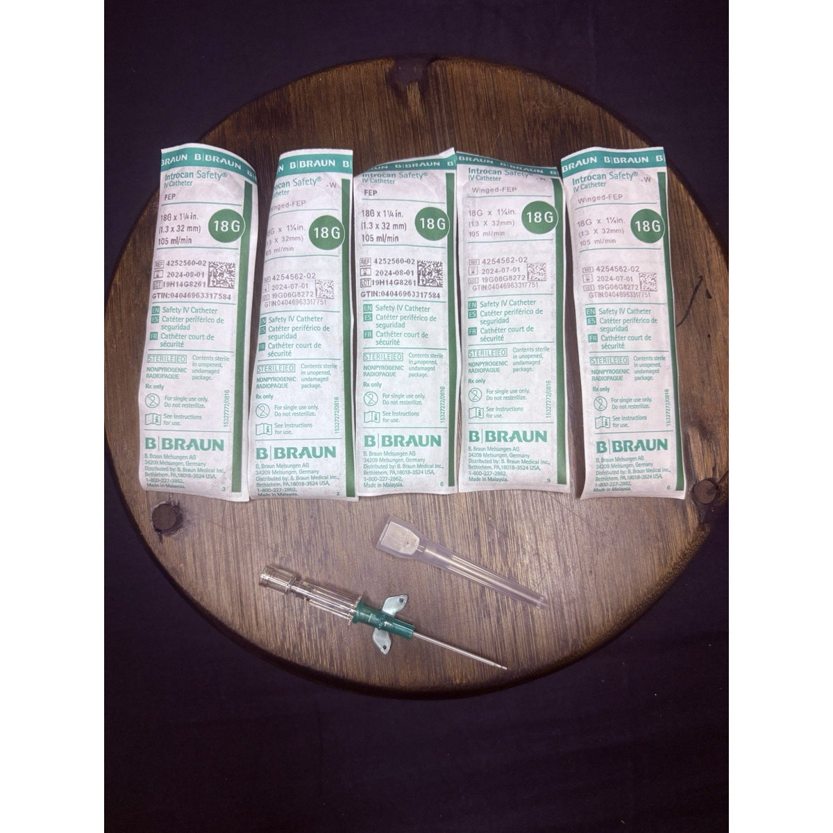 25PC Veterinary Introcan Saftey Winged FEP IV Catheter 18G x 1 1/4