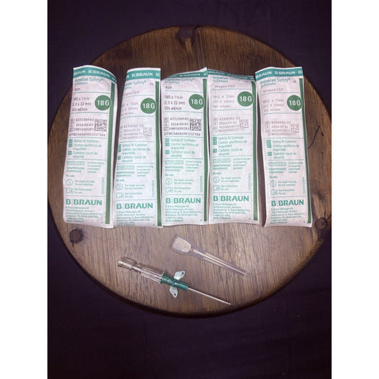 25PC Veterinary Introcan Saftey Winged FEP IV Catheter 18G x 1 1/4