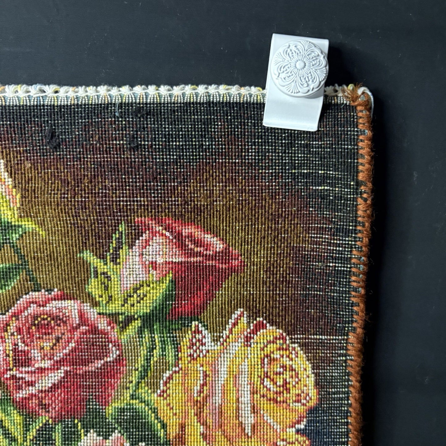 Pictorial Rug Hand Knotted Flower 23”x15” 58X38cm w/Rug Hangers21