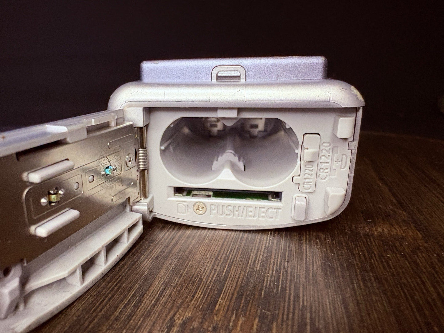 Canon Power Shot A400 Silver Digital Camera 3.2 Megapixels-tested w/Leather Case9