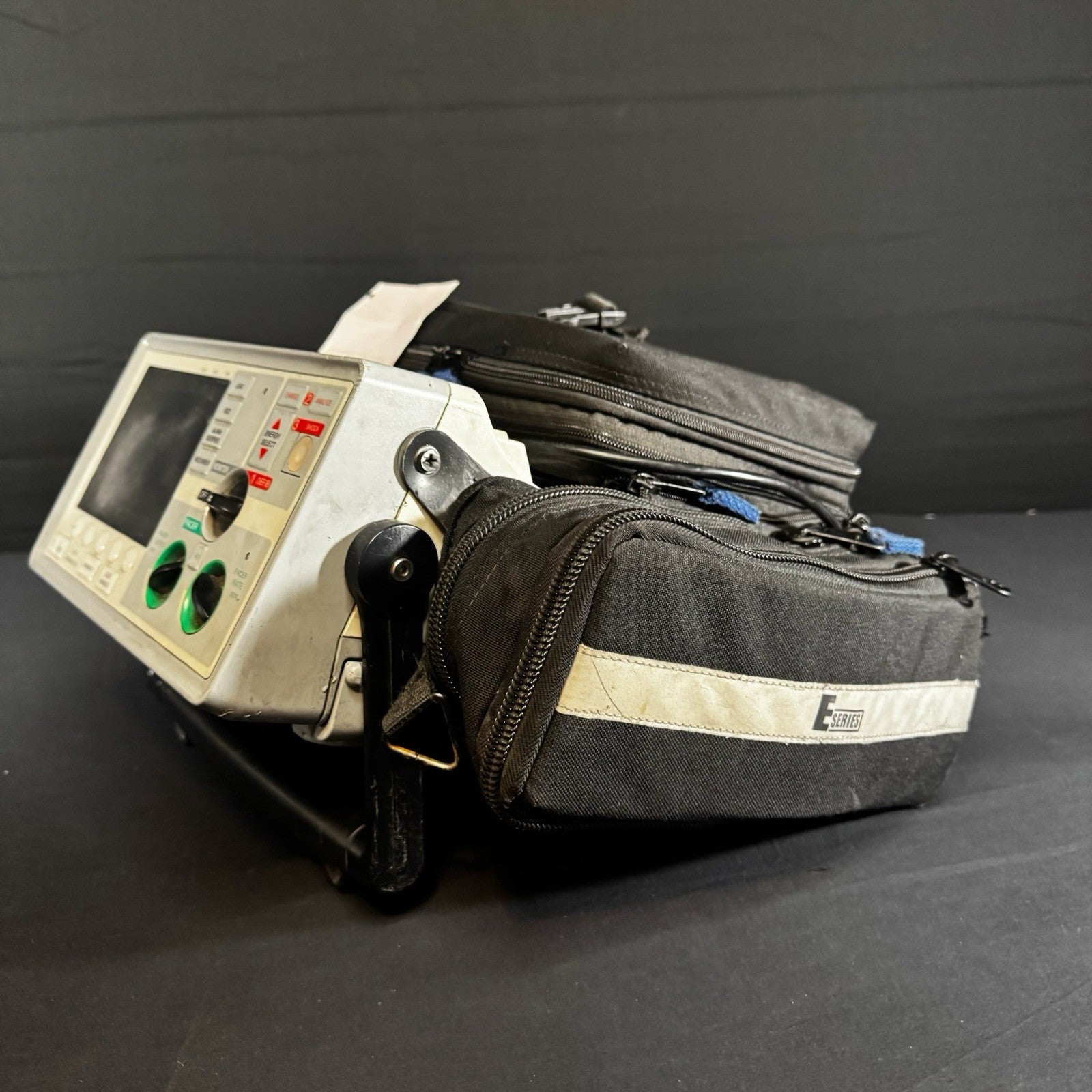 ZOLL E-SERIES 12 Lead Defibrillator Monitor w/ Travel Case and Accessories/cable2