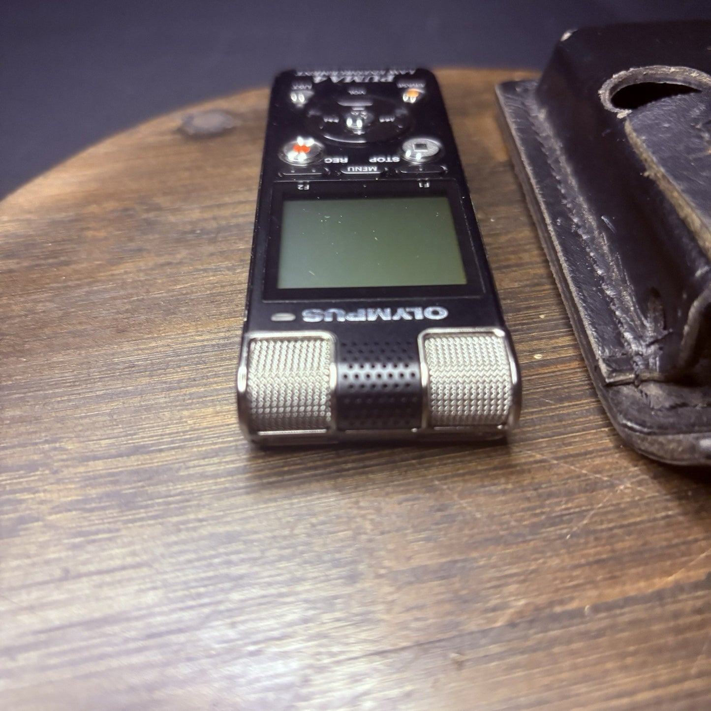 Olympus Puma 4 Law Enforcement Micro SD Voice Recorder w/Leather Case (Untested)4