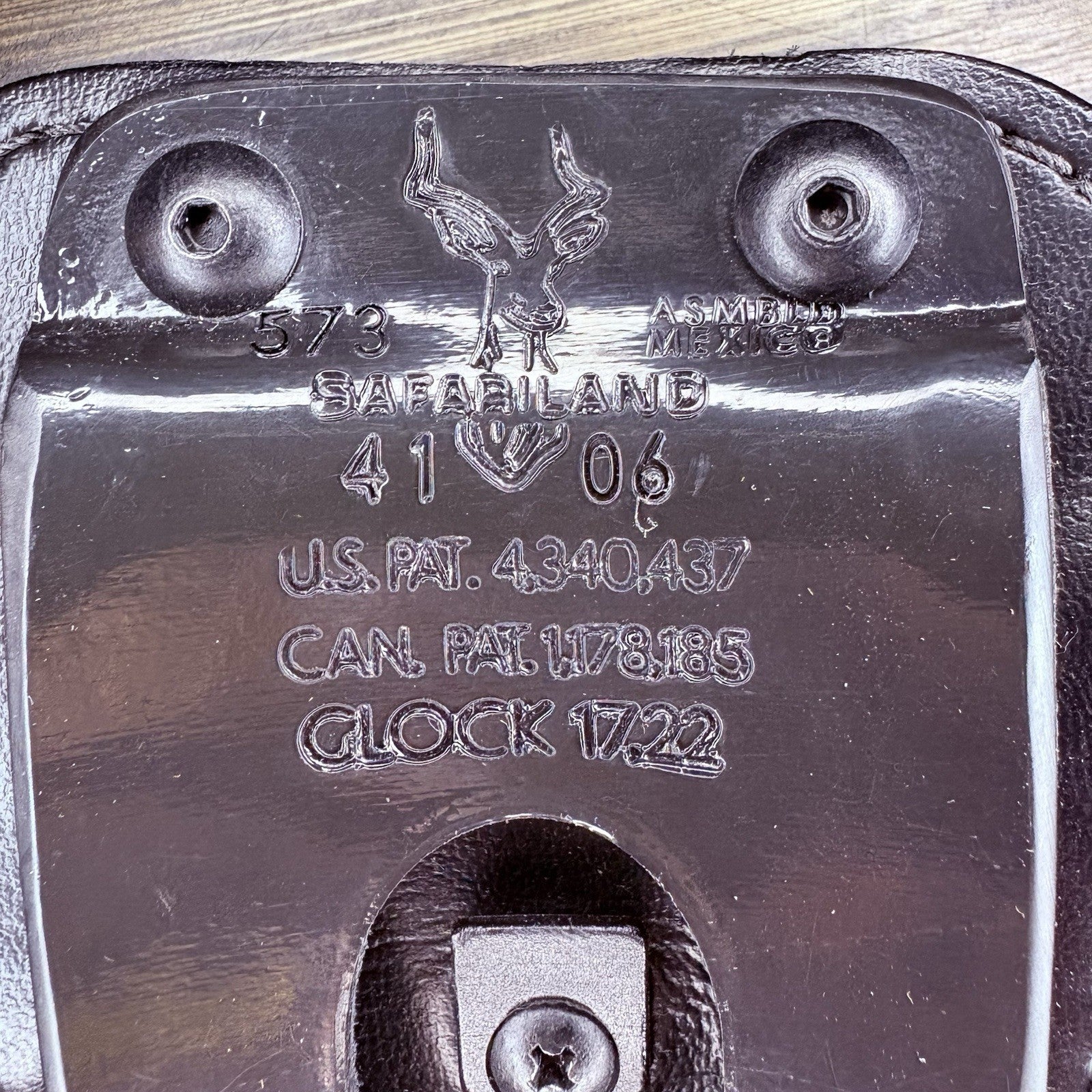 Safariland 573 GLOCK 17 / 22 Magazine & Handcuff Pouch Open Top Paddle7