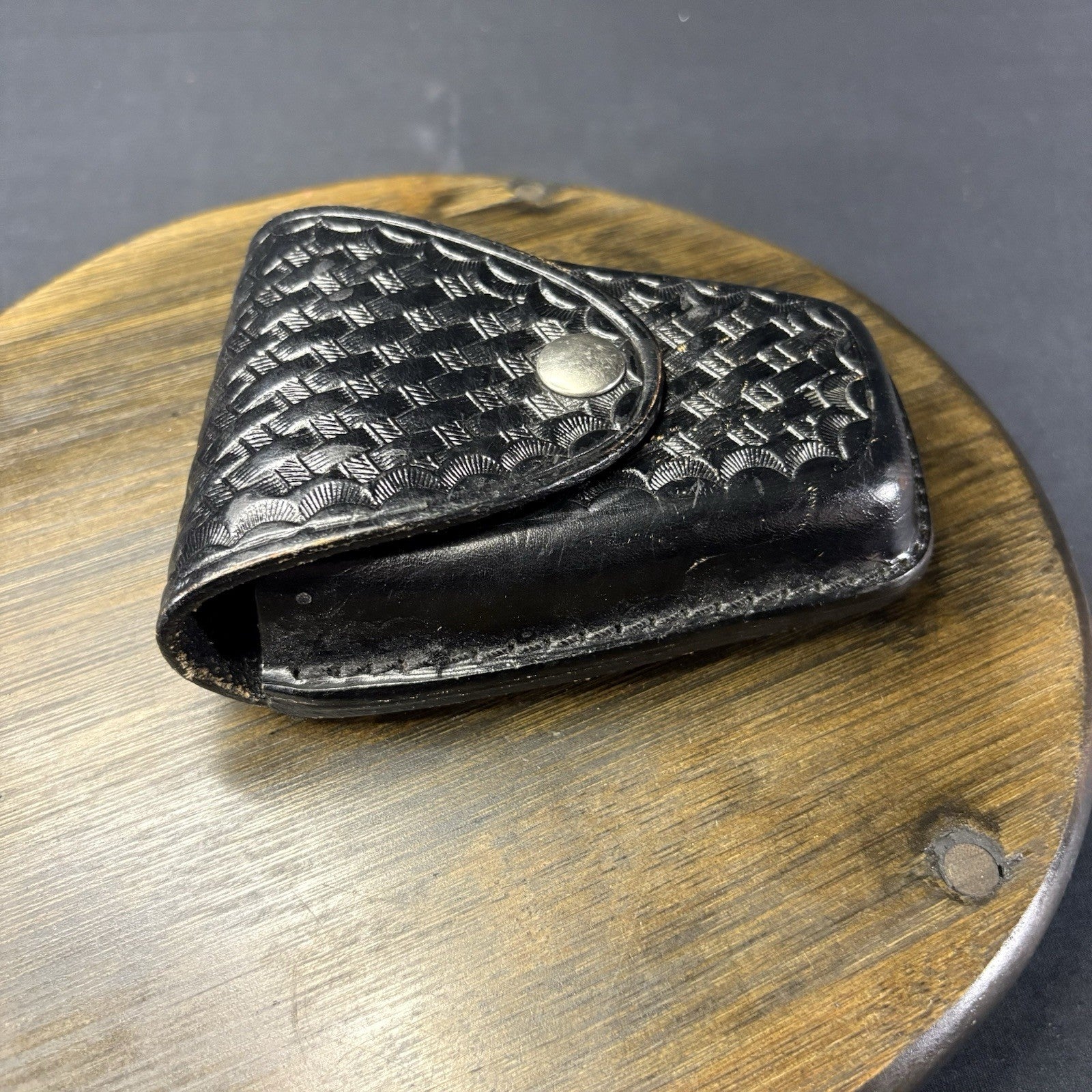 Dutyman Handcuff Case Leather 8821U Basket Weave Chrome Snap, 2 3/8" Belt - NICE5