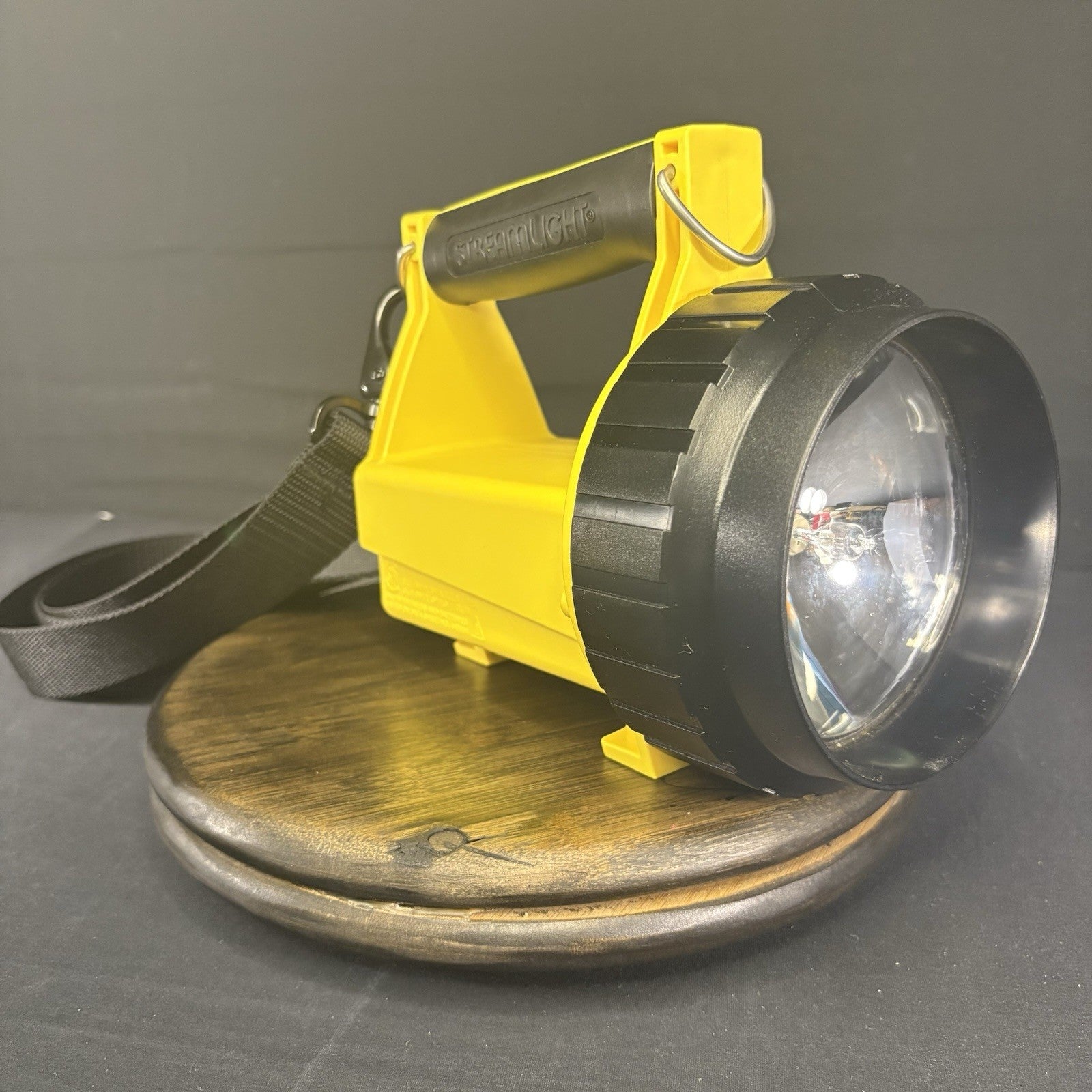 Streamlight Vulcan Flashlight ~Yellow~ Car Charger ~NEEDS NEW BATTERY~ USA Made1