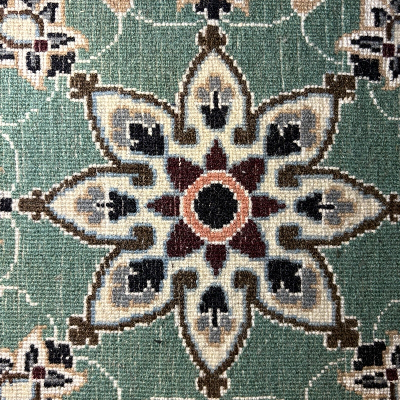 Persian Round Rug Size 18”x18” Or 45cm Blue Medallion Hand Knotted Rug12
