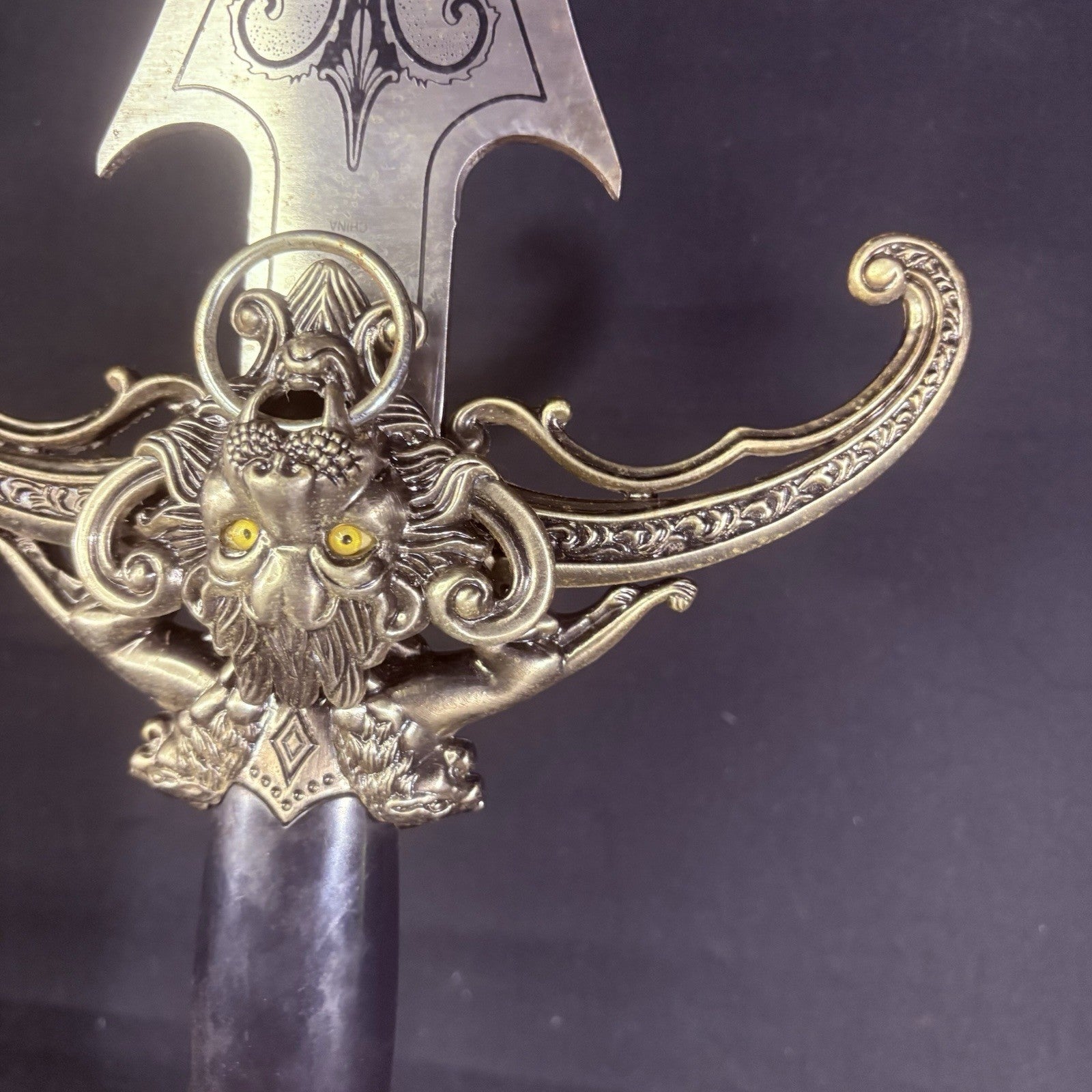 4-Headed Lion Sword 41" Beautifully Etched Blade w/ Rings For Hanging18