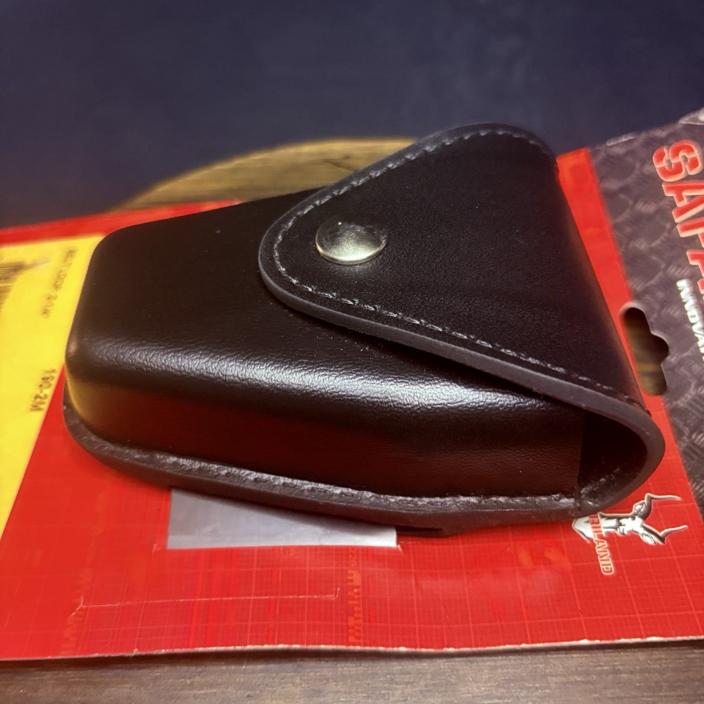 Safariland 190-2M Handcuff Pouch Plain Black Leather Top Flap Chrome Snap6