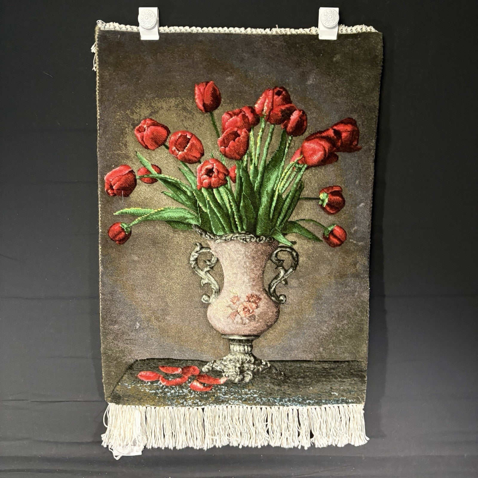 Pictorial Rug 3-D Tulips Hand Knotted 27”x 20”  w/Rug Hangers0