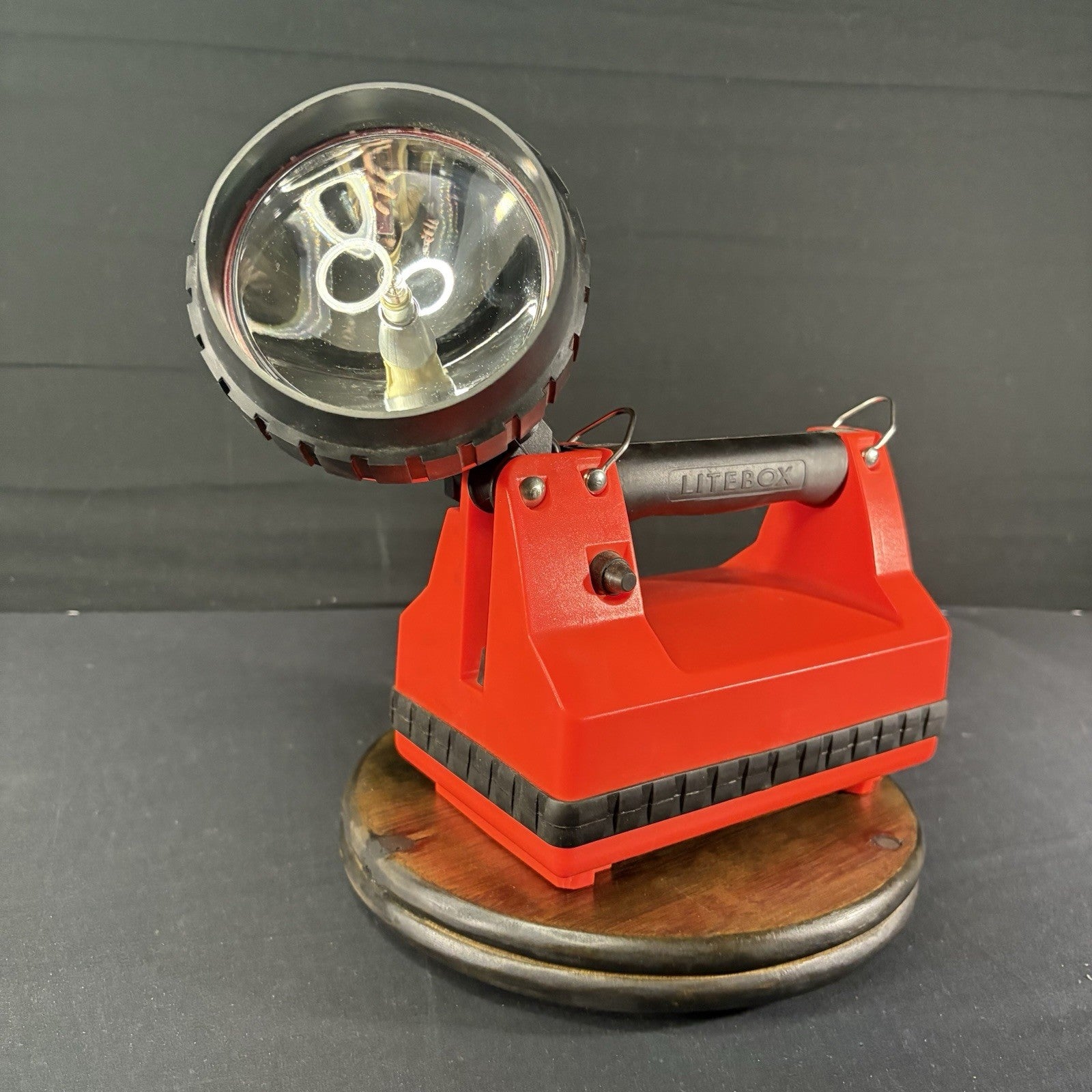 Streamlight Litebox Flashlight Only Needs Battery And Charger3