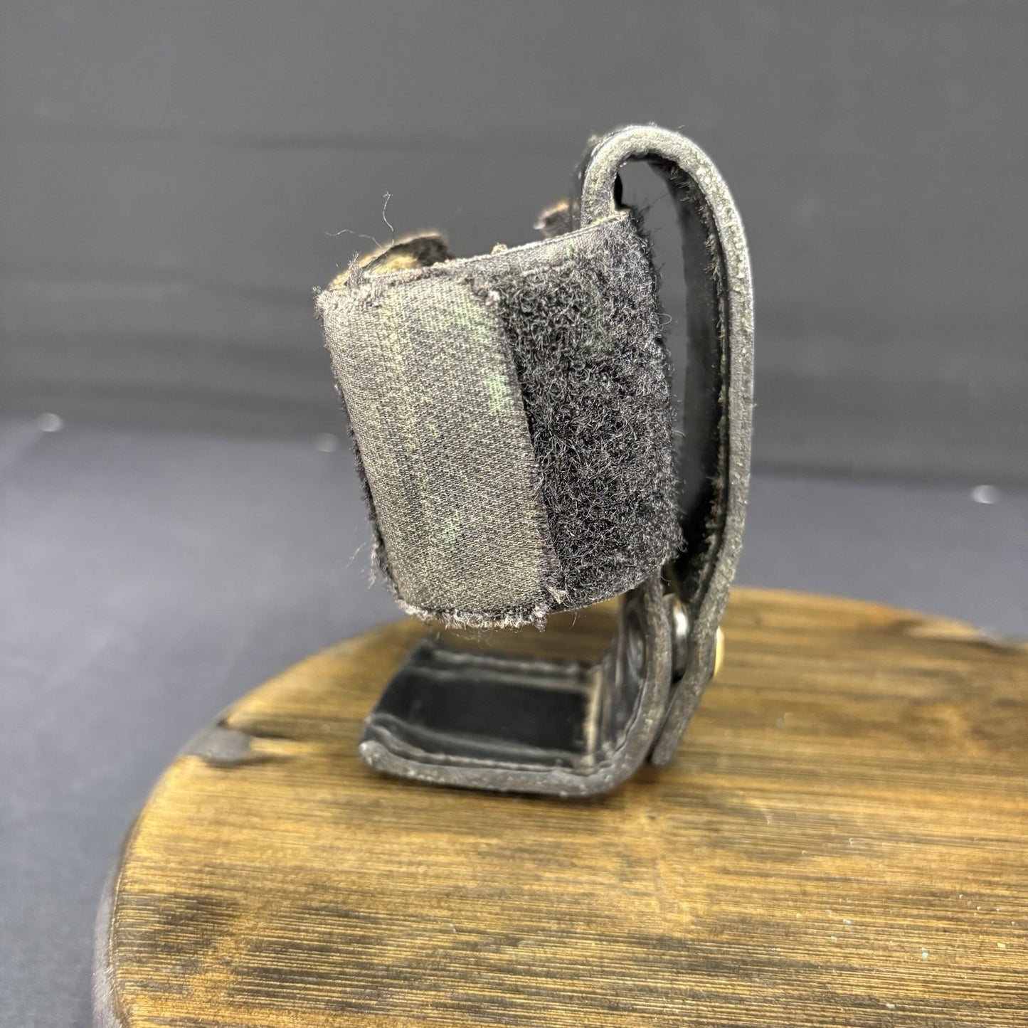 Aker Universal Radio Holder, Basket Weave Leather3