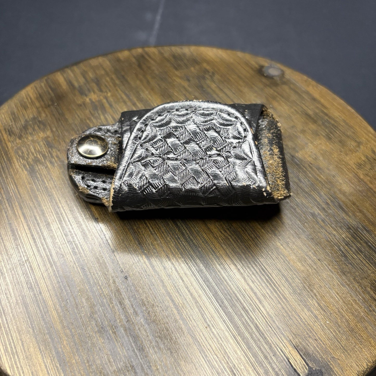 Dutyman Silent Key Keeper Basket Weave Leather Holder Brass Snap Model 42214