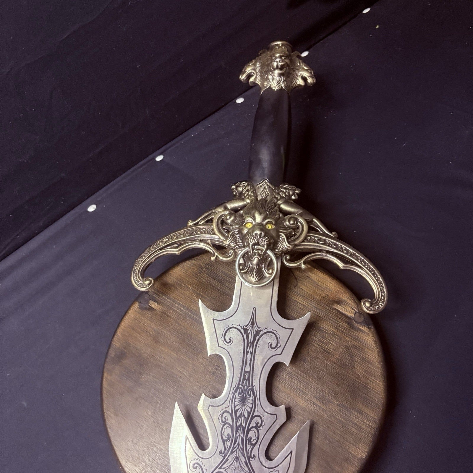 4-Headed Lion Sword 41" Beautifully Etched Blade w/ Rings For Hanging14