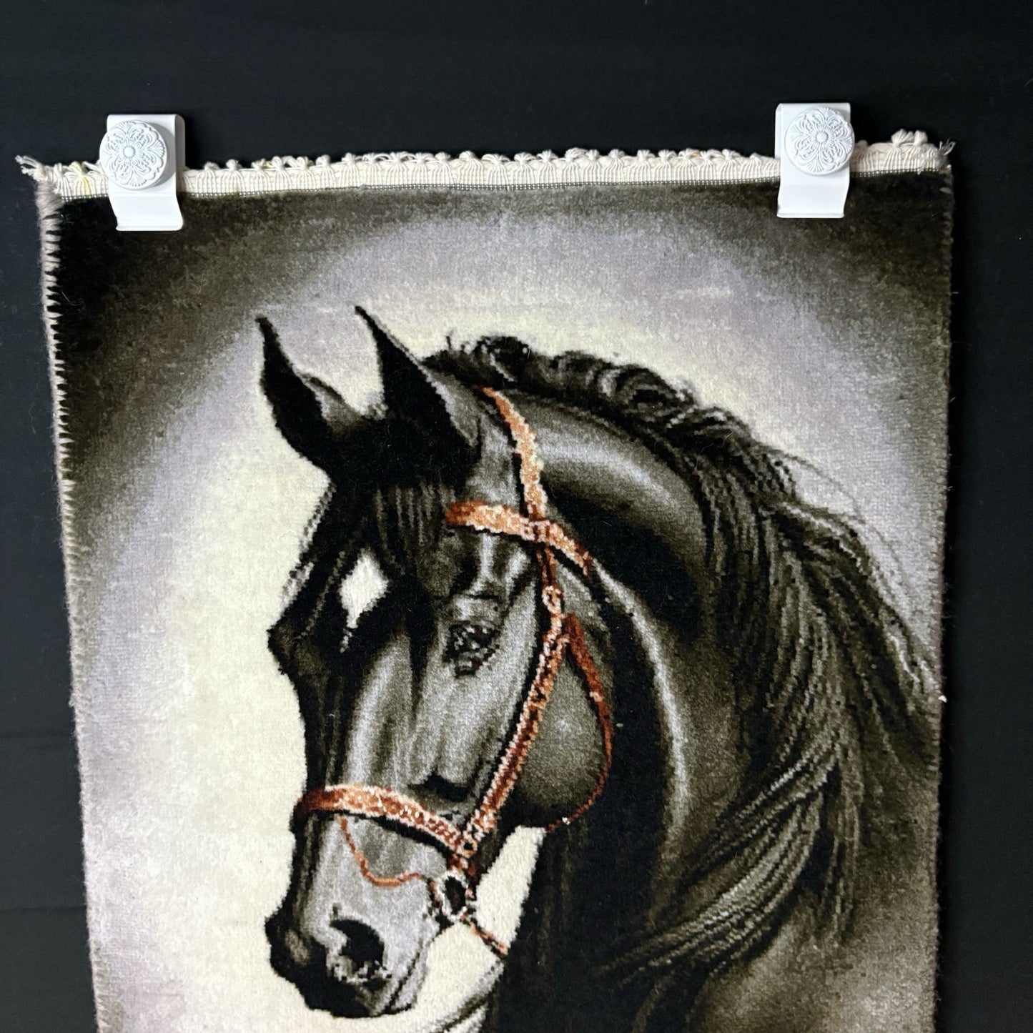 Pictorial Rug Hand Knotted Horse 22”x16” 55X40cm w/Rug Hangers8