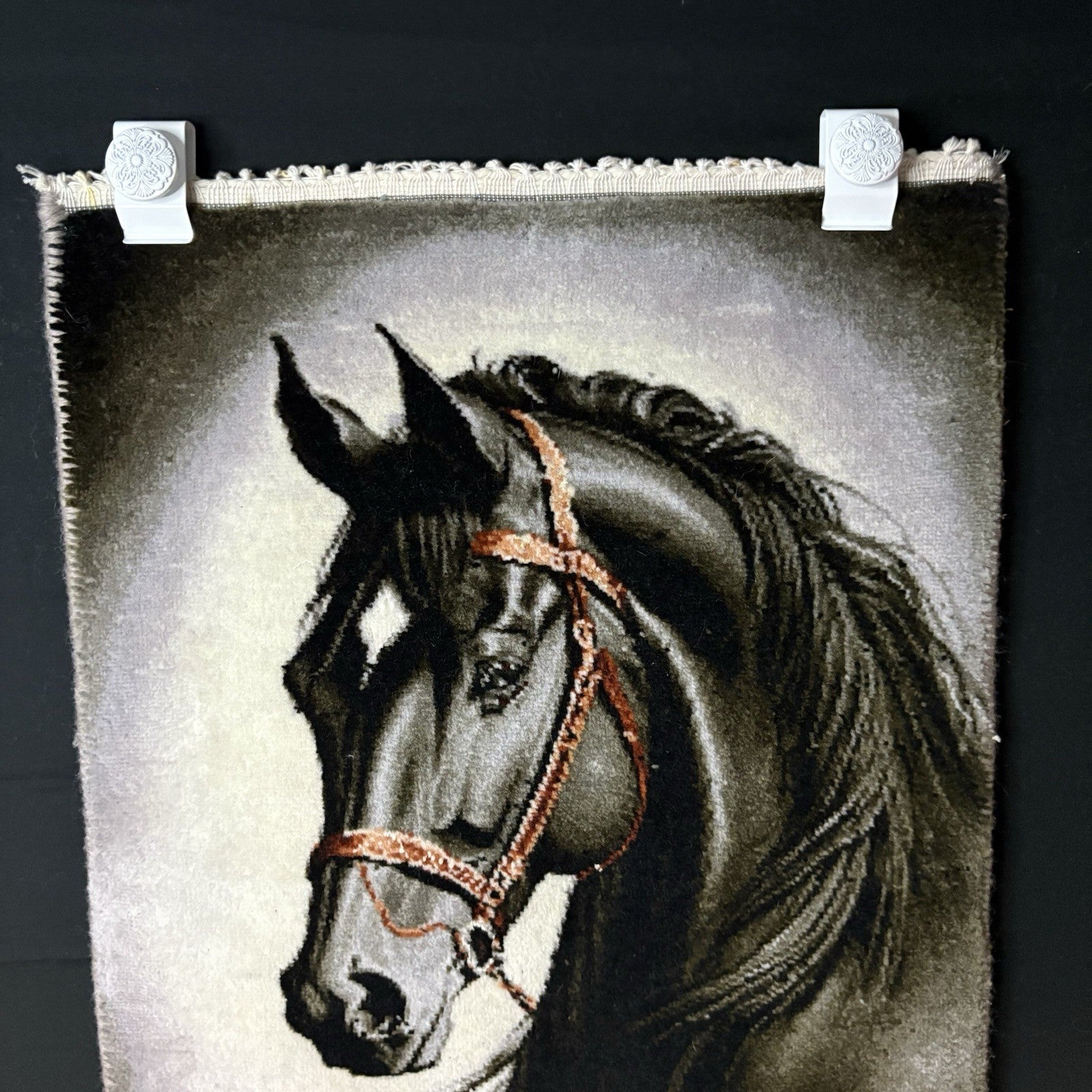 Pictorial Rug Hand Knotted Horse 22”x16” 55X40cm w/Rug Hangers8