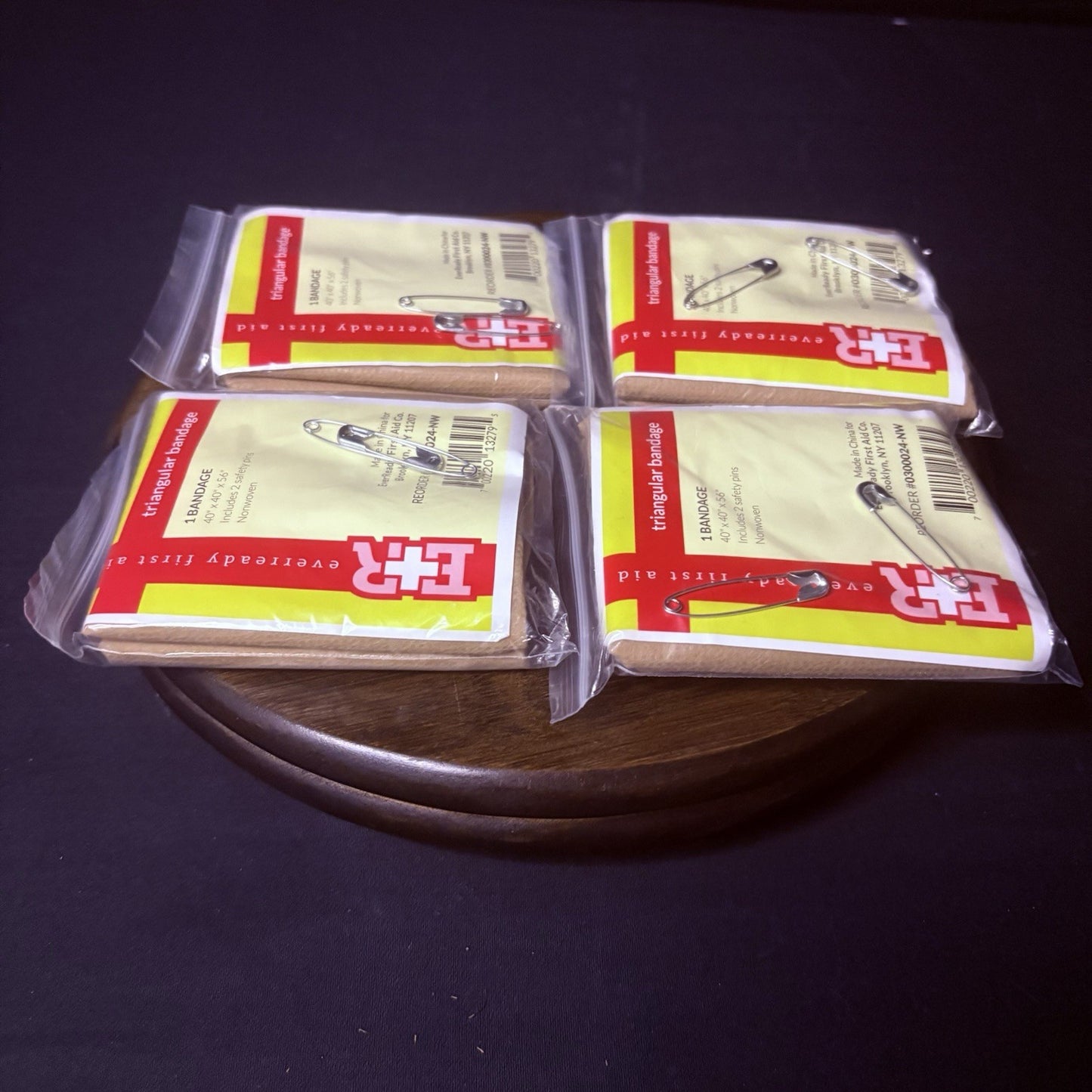 E+R Trianglar Bandage Pack of 4, (40"x56")5