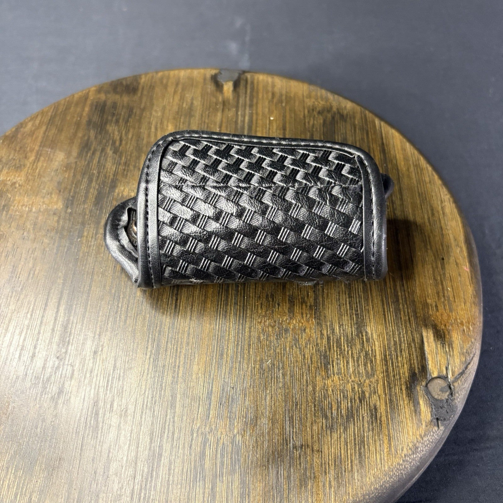 Bianchi Silent Key Holder 7916 Part No. 22119 AccuMold Elite Basketweave Black1