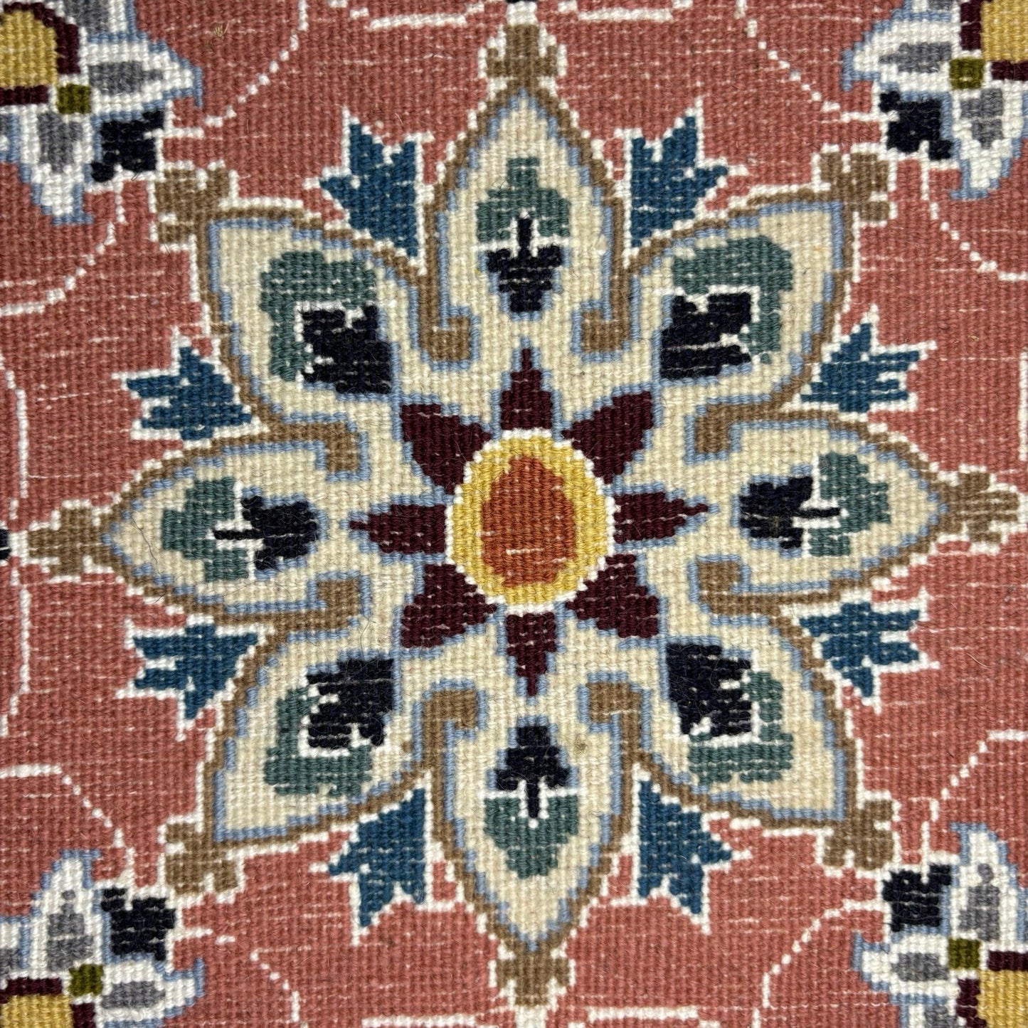 Persian Nain Medallion Round Rug Hand Knotted Size 17”x17” Or 43cm X43cm Orange11