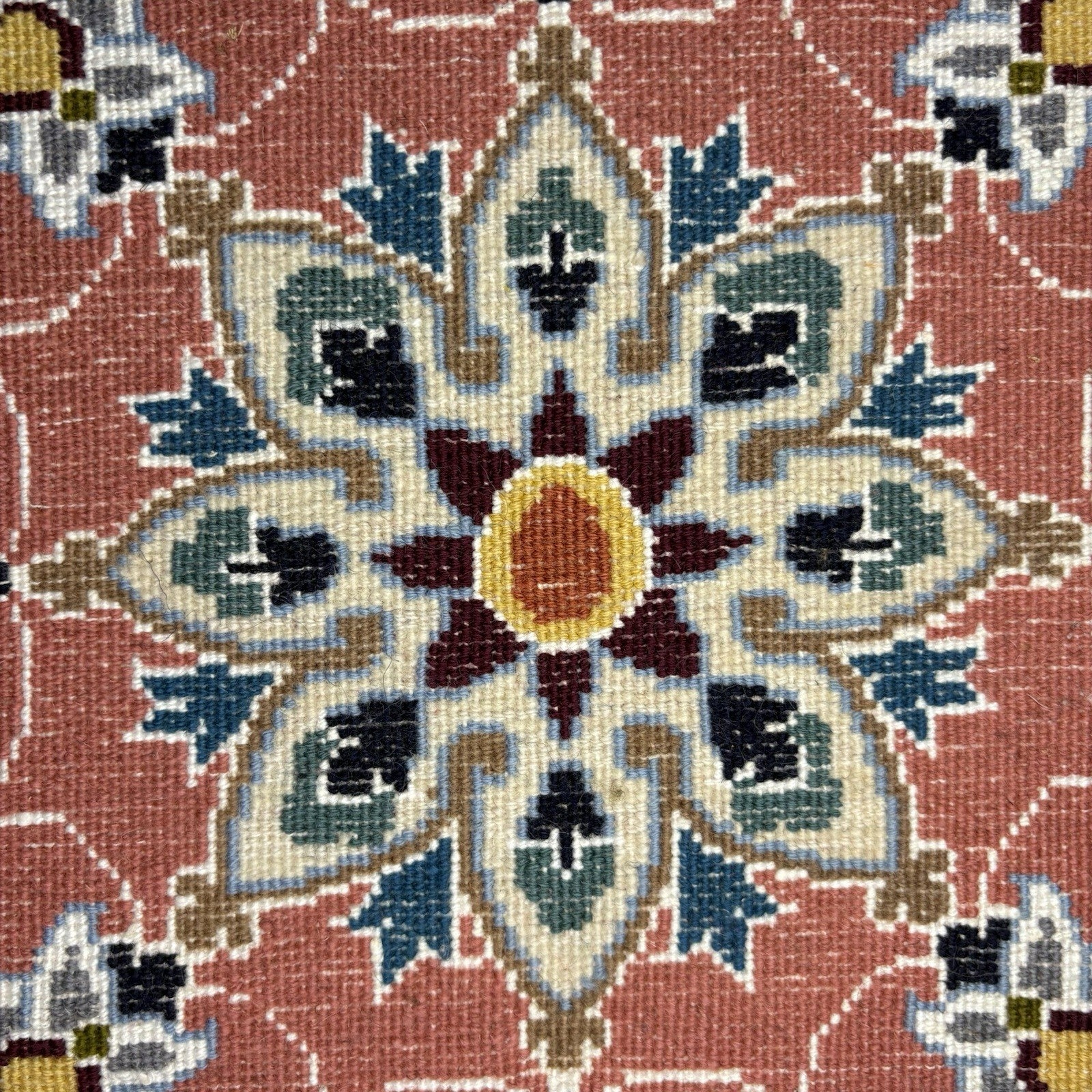 Persian Nain Medallion Round Rug Hand Knotted Size 17”x17” Or 43cm X43cm Orange11
